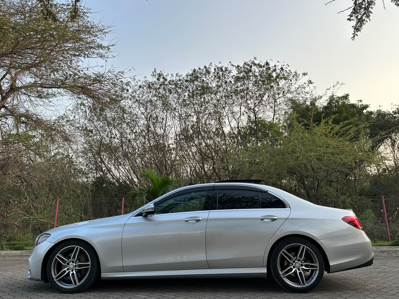 Mercedes-Benz thumbnail 11